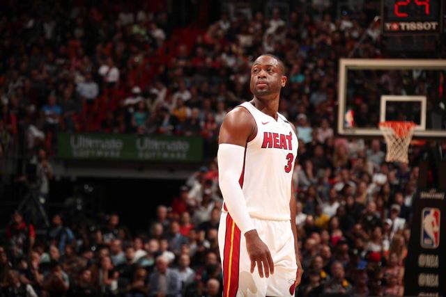 王哲林31+15特林布尔29+10 上海险胜青岛