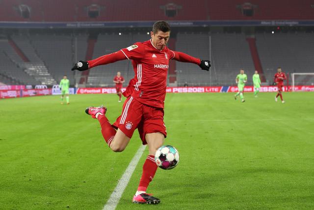 IFFHS欧足联年度最佳阵容：亚马尔搭档哈兰德